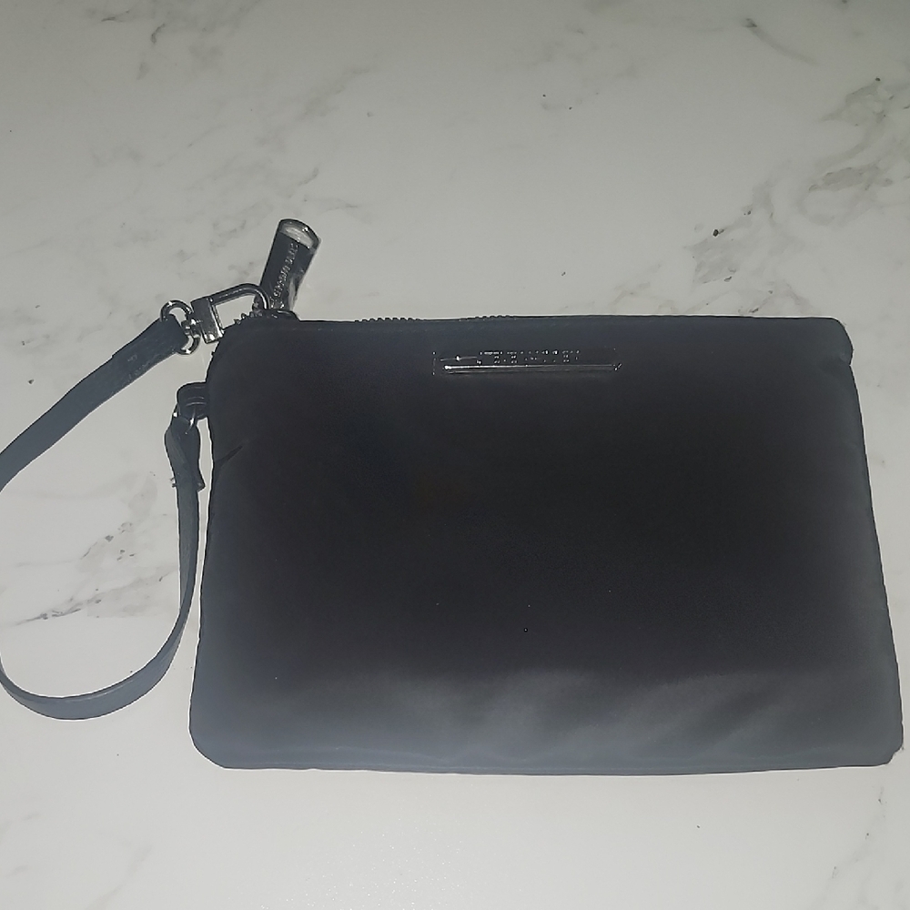 Steve Madden Wristlet
